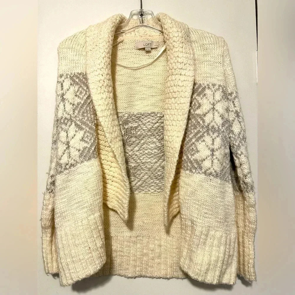 Loft cream cardigan size M petite